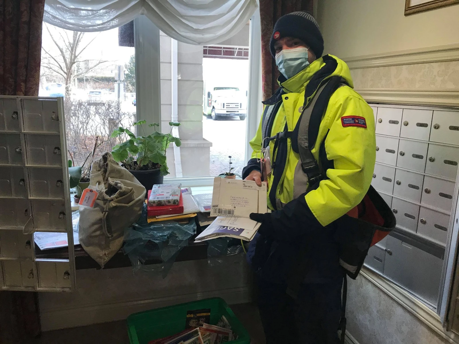 Le facteur se présente souvent à la résidence de la rue North, le Pôle Nord de Gatineau.