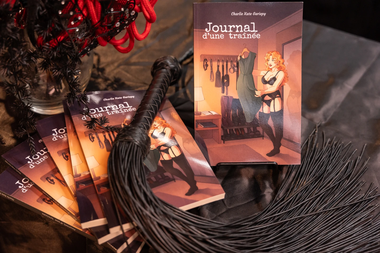 Grâce aux réseaux sociaux, Charlie-Kate Gariépy connaît un certain succès avec ses livres érotiques, dont son premier opus, Journal d’une traînée.- Photos fournies