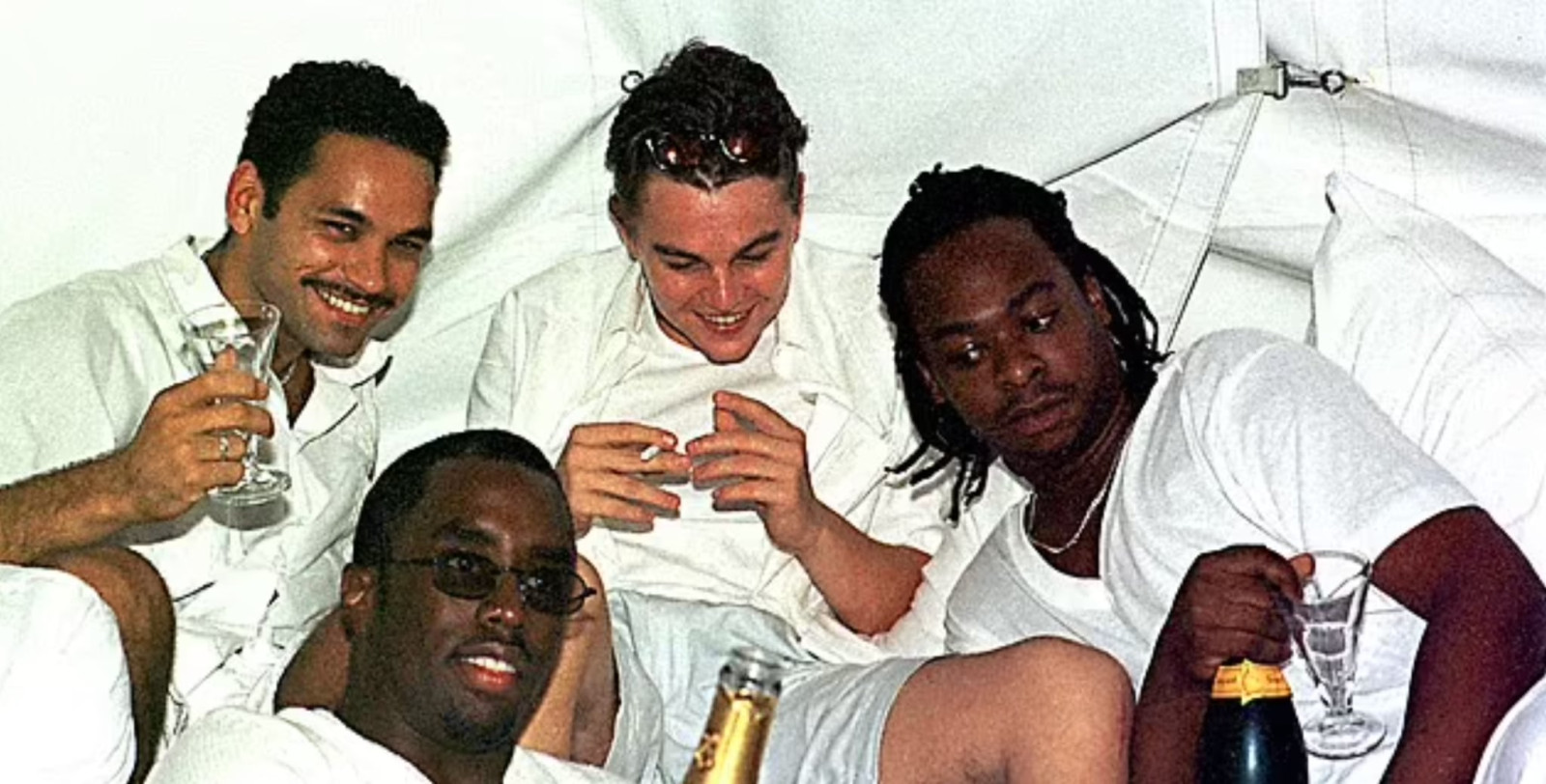 Leo et des hommes de plus de 25 ans